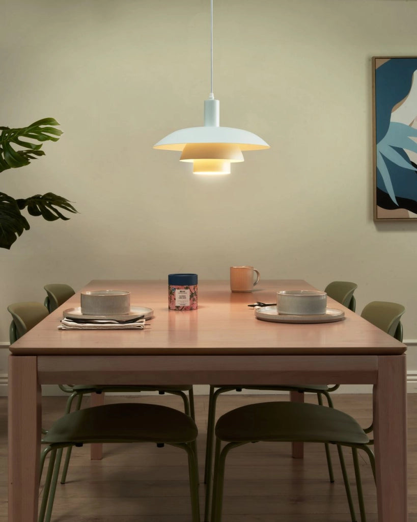 Lampada a sospensione in metallo bianco con design a gradini in stile metà secolo