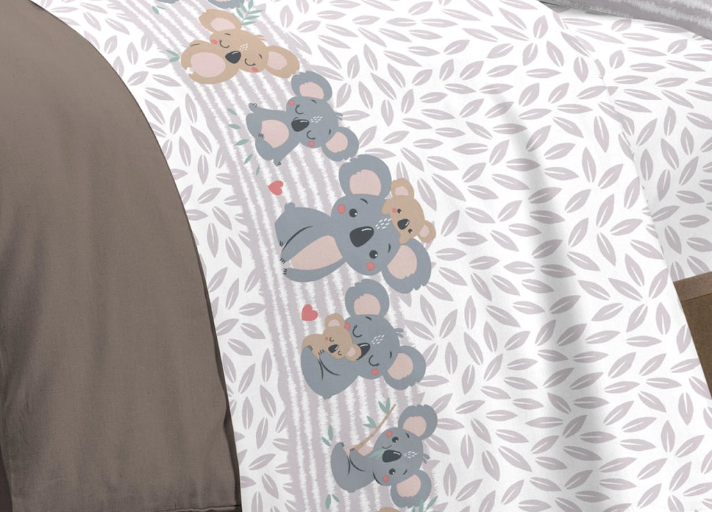Completo Lenzuola Letto Pensieri Delicati 100% Cotone Dis. Koala Family - Piazza E Mezza - Beige