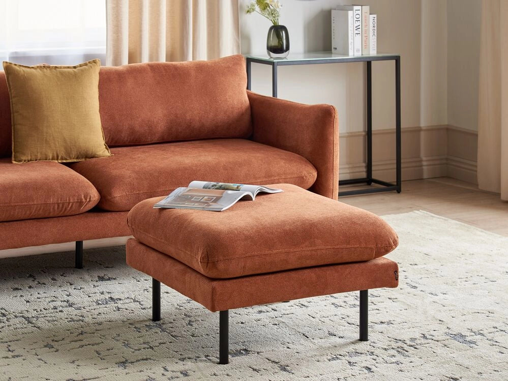 Pouf quadrato con cuscino in tessuto di ciniglia marrone dorato con gambe nere stile moderno retrò