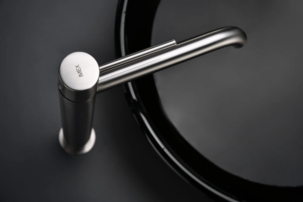 IMEX Miscelatore monocomando lavabo alto in ottone e zama finitura nichel spazzolato con cartuccia ceramica Ø26 mm e set 2 flessibili 3-8 per montaggio rapido Modello Monza BDM039-3NQ