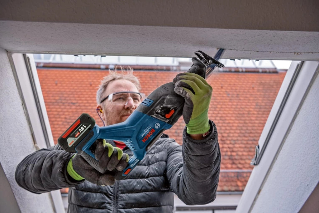 Bosch Professional BITURBO Sega universale a batteria GSA 18V-28 (incl. 2 batterie PROCORE da 5.5 Ah, caricabatteria GAL 1880, in L-BOXX)