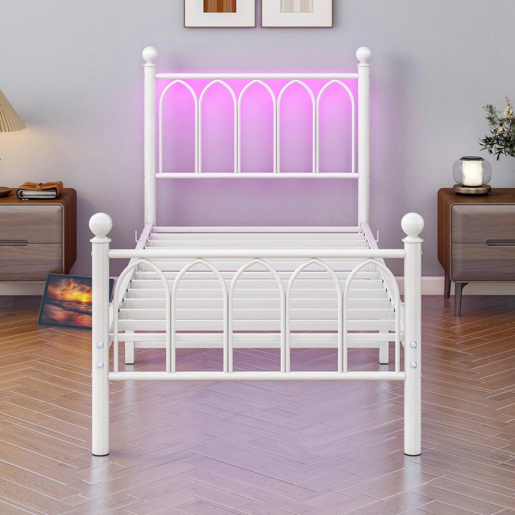 Letto in metallo 90x200 cm con LED; USB e presa; ferro bianco