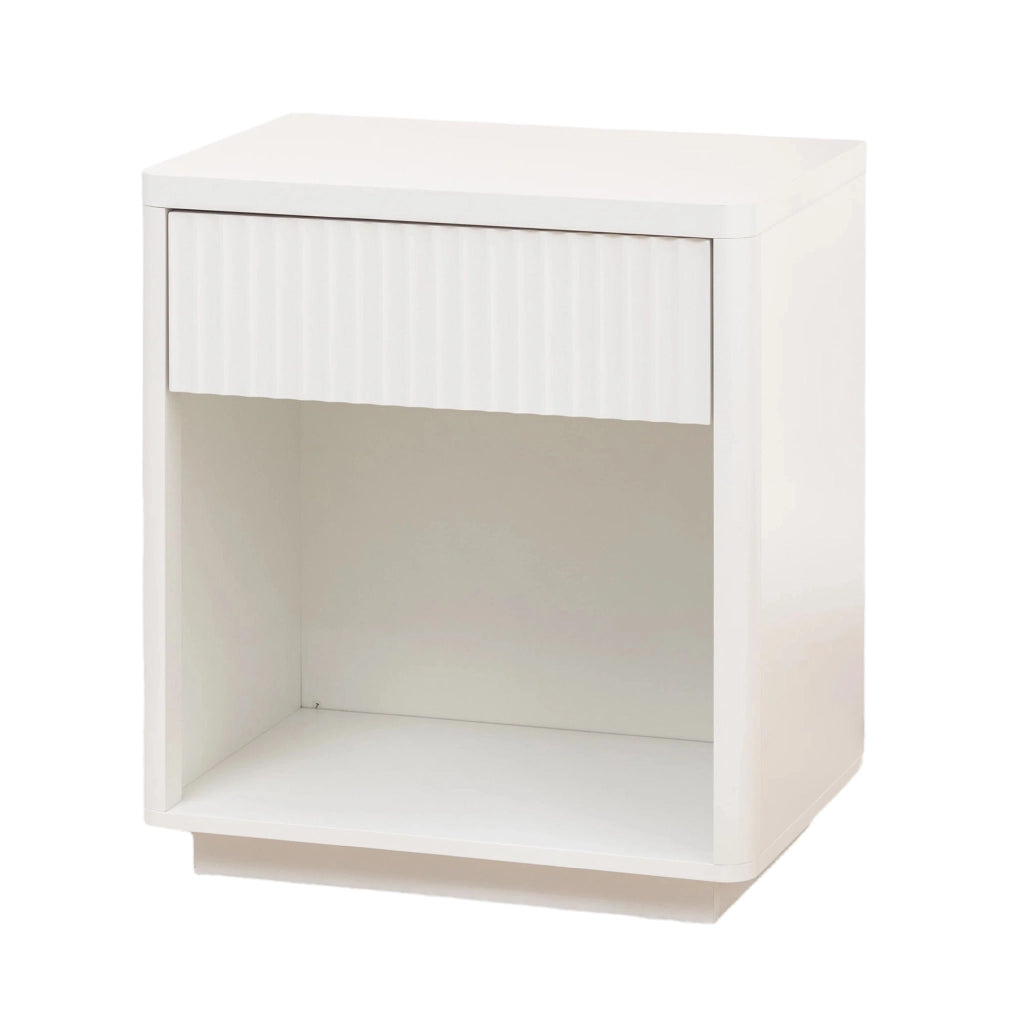 Comodino moderno con cassetto e ripiano aperto in MDF bianco, design ondulato, 63,5 × 38 × 46,5 cm