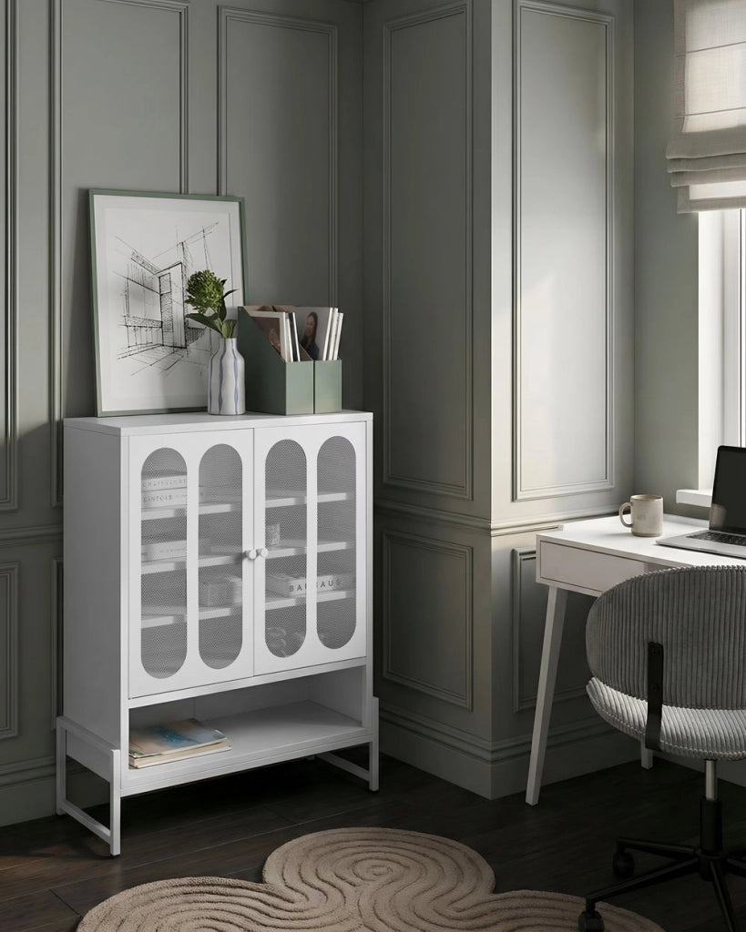 Credenza in acciaio con 2 ante ovali traforate e 5 ripiani bianco menta stile industriale moderna