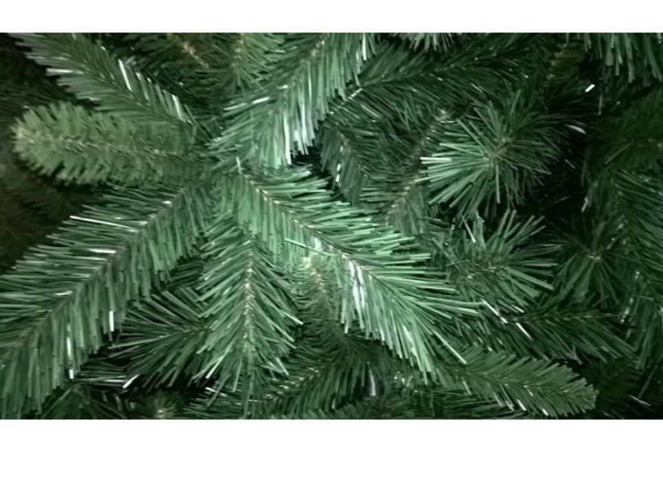 Albero di natale artificiale in pvc verde modello pino sweden h.150 montaggio ramo per ramo