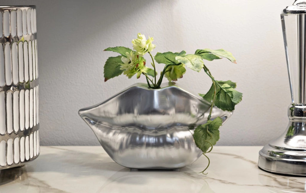 Vaso Mouth Lip Silver 23x8x12 cm in Resina Argento