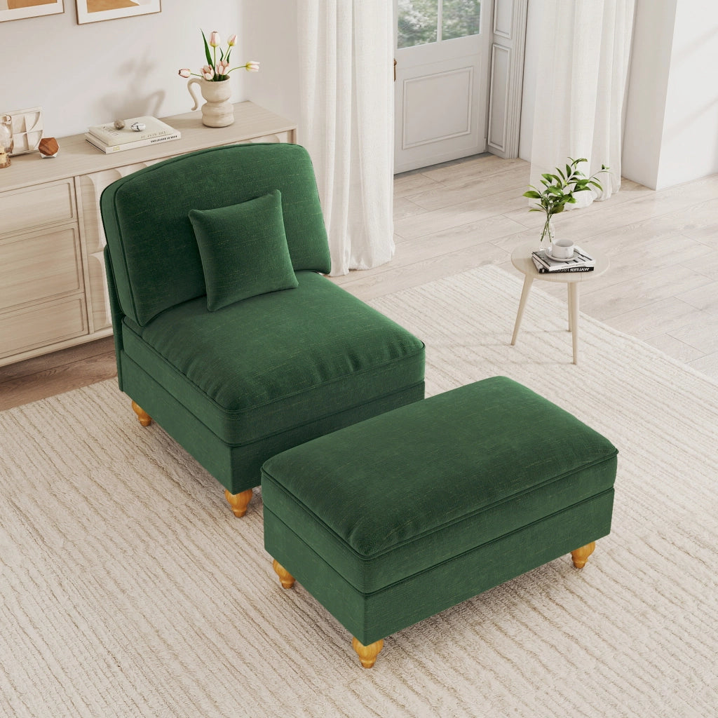 Poltrona con poggiapiedi in chenille verde con gonna rimovibile; gambe a spillo e cuscino mobile