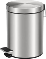 Emicemmetallico automatico con chiusura in acciaio inox, capacità di circa 3 litri, con coperchio e pezzo di gomma in plastica.