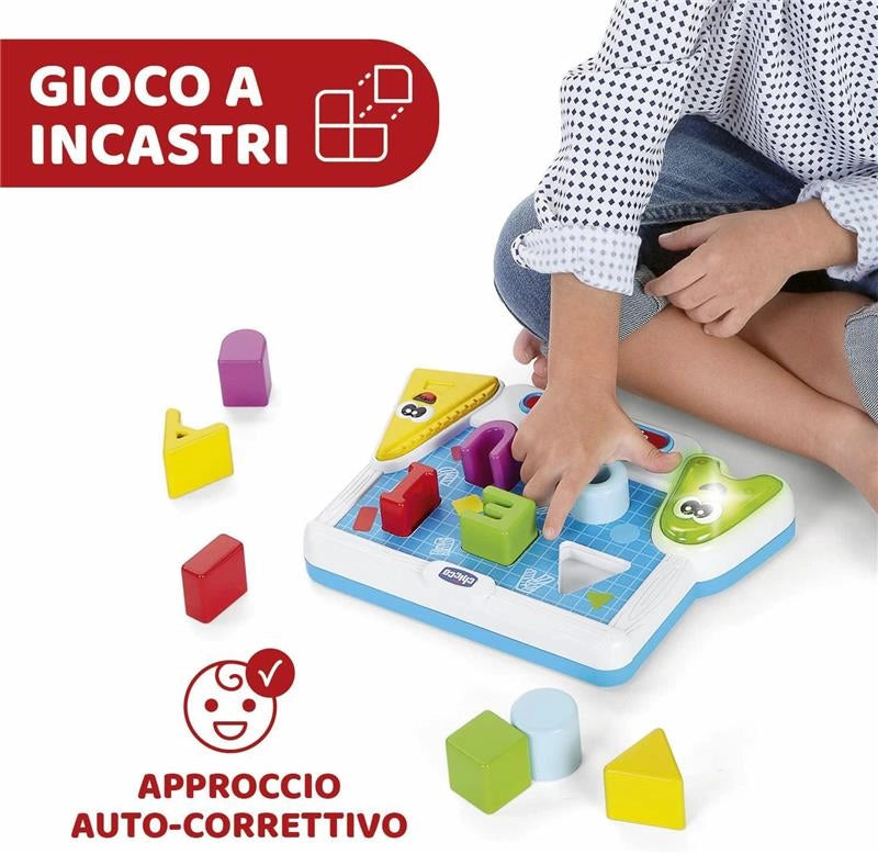 CHICCO LE FORME DELLE VOCALI LETTRONICO E PARLANTE PER IMPARARE LE LETTERE DELL'ALFABETO E LE FORME 2-4 ANNI