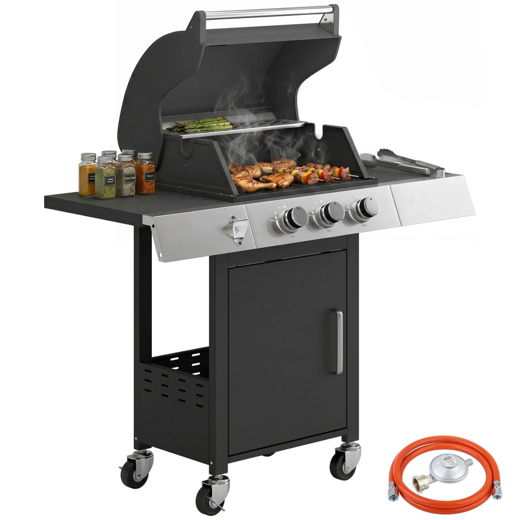 Barbecue a Gas 3 Bruciatori ¨C Xylo ¨C 8,1 kW Termometro Griglie Ripiani Laterali Ante Ruote 109x50x109 cm Nero