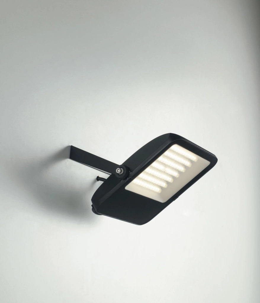 PROIETTORE LED TAURUS NERO 70W 9000LM 4000K IP65 22,9X4,8X24,9CM