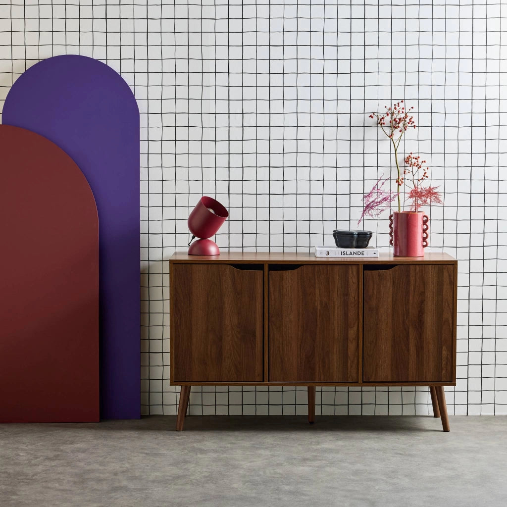 Credenza effetto noce con 3 ante e 3 ripiani, 120cm, noce