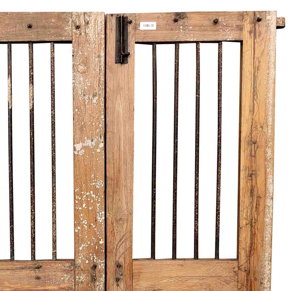Porta in legno marrone con finitura artigianale, 98x3x175 cm (altezza).