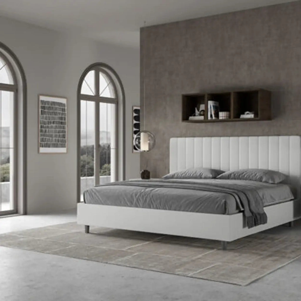 Letto matrimoniale king size con rete imbottito 200x200 similpelle bianco Agueda