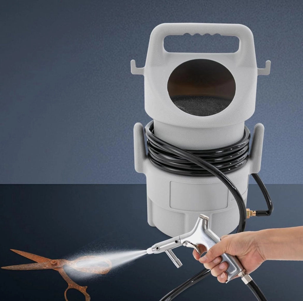 Sabbiatrice ad Aria Compressa 22 Kg con Serbatoio, 4 Ugelli Intercambiabili e Tubo 4,5m – Per Rimozione Ruggine Vernici e Pulizia Professionale Metallo Legno Pietra