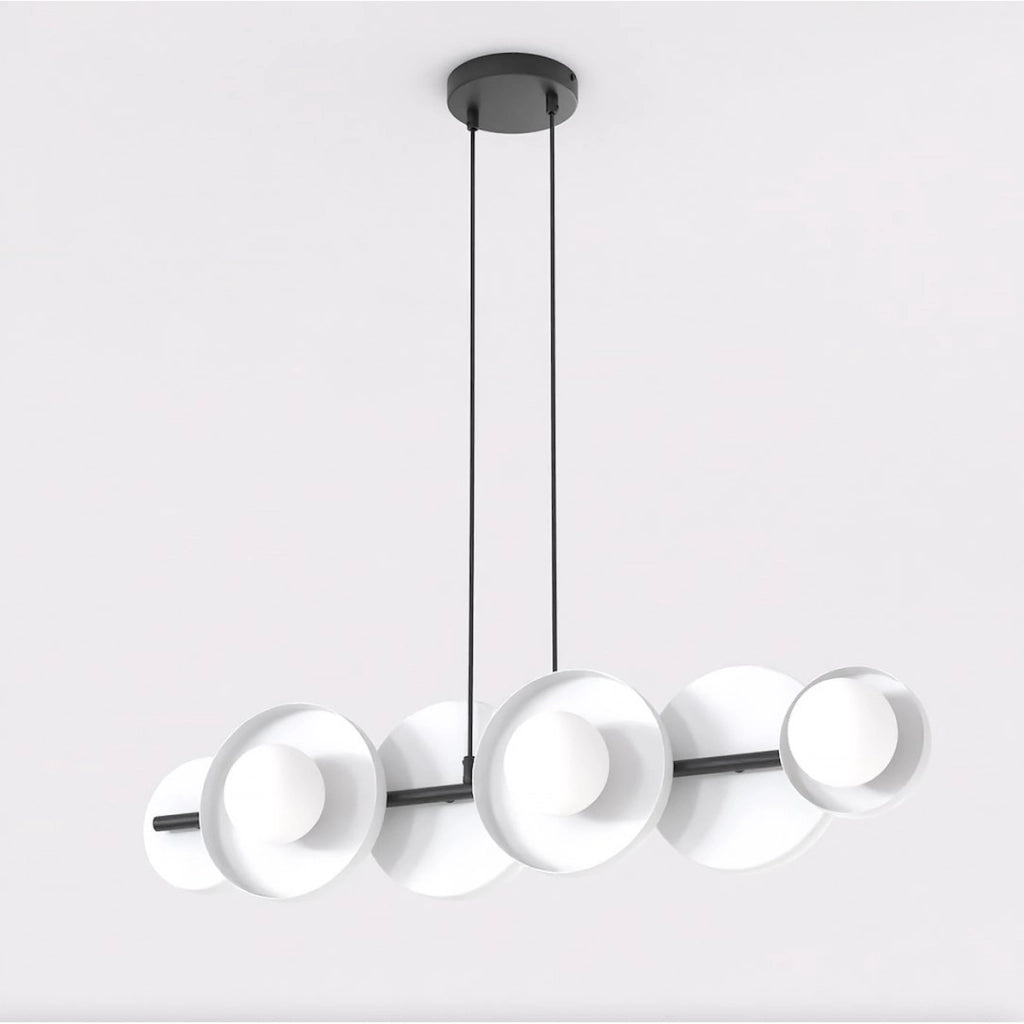 Lampada a sospensione Model con struttura in acciaio nero e diffusori bianchi