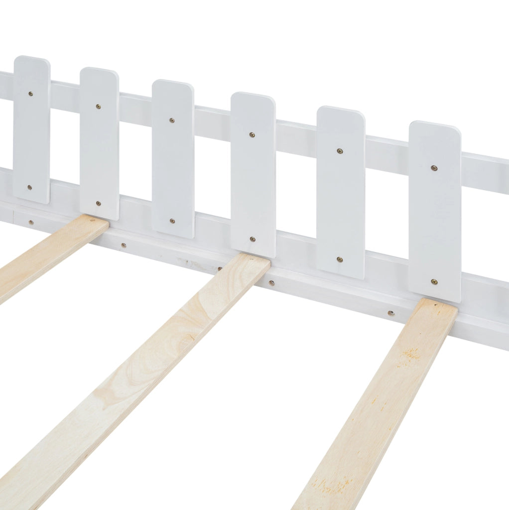 Letto per bambini a forma di casetta 90 x 200 cm in pino; bianco