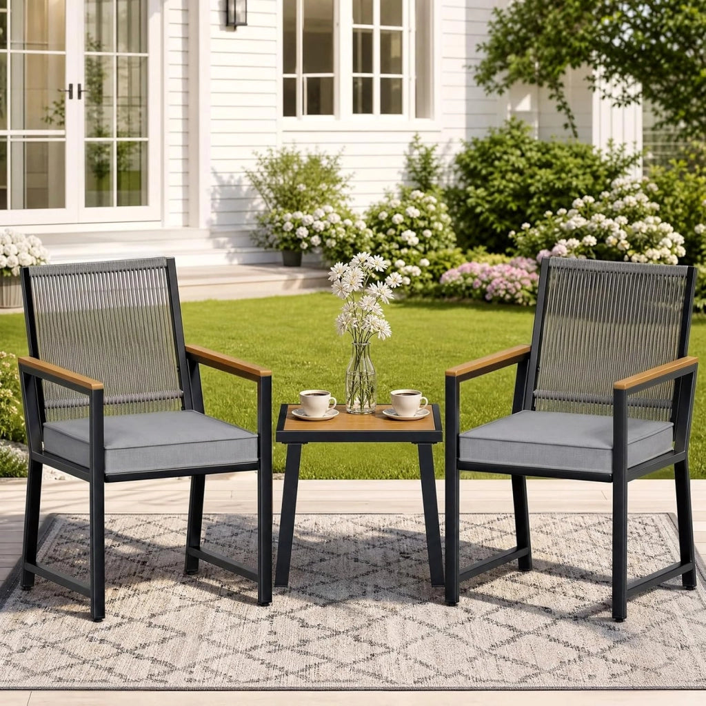 Set di mobili da giardino in rattan, 3 pezzi, 2 sedie da giardino in rattan con tavolo, fino a 160 kg, resistente alle intemperie, braccioli in WPC, set di mobili da terrazza, giardino