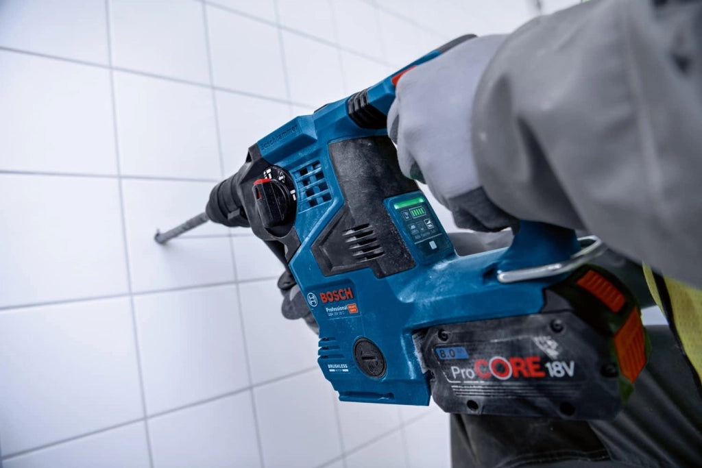 Bosch Professional 18V System martello perforatore a batteria GBH 18V-28 C (incl. impugnatura supplementare tubetto di grasso, inserto L-BOXX, L-BOXX, senza batteria/caricabatteria)
