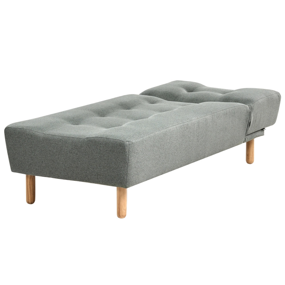 Chaise Lounge Rivestimento in tessuto verde Gambe in legno chiaro Stile scandinavo