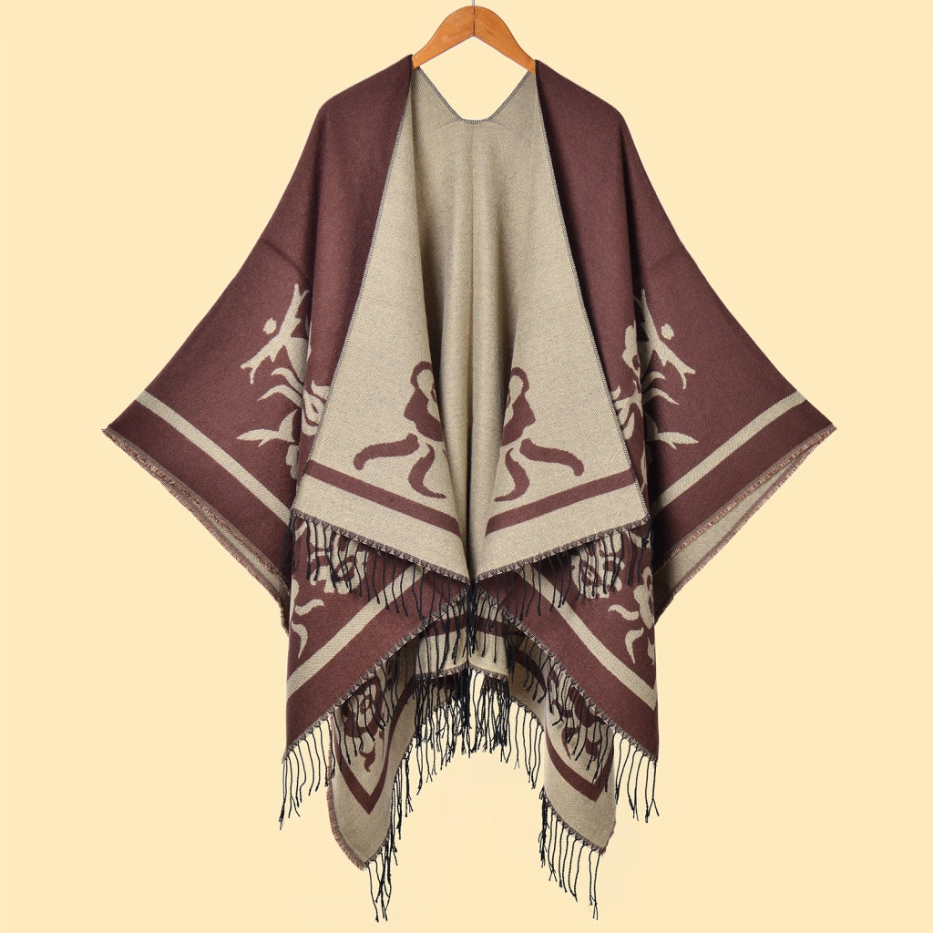 Mantella da donna con spacco diagonale e laccetti a pois color fango, con frange.