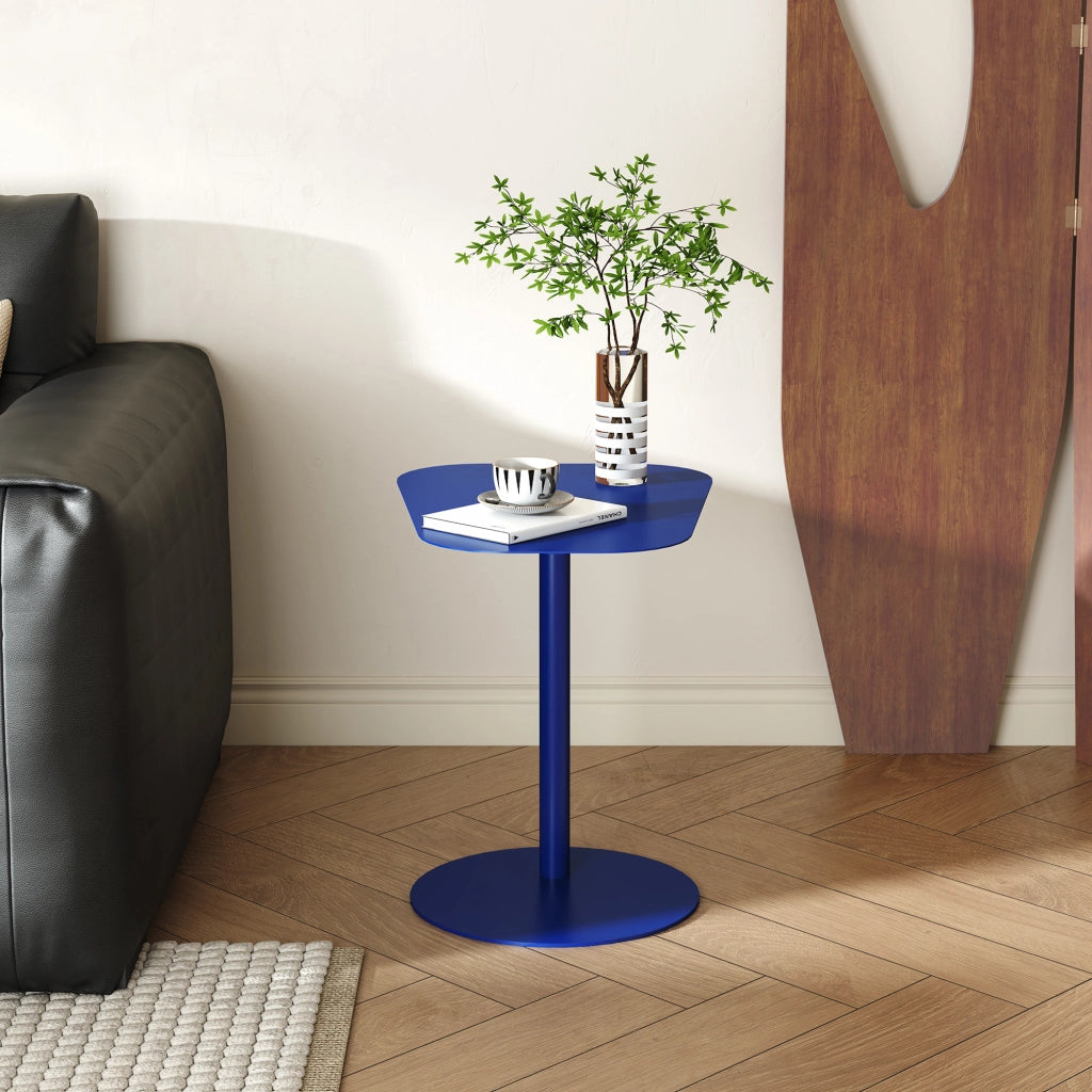 Tavolino Laterale Nastätten in Metallo con Piano di Appoggio Trapezoidale - Blu Scuro [en.casa]