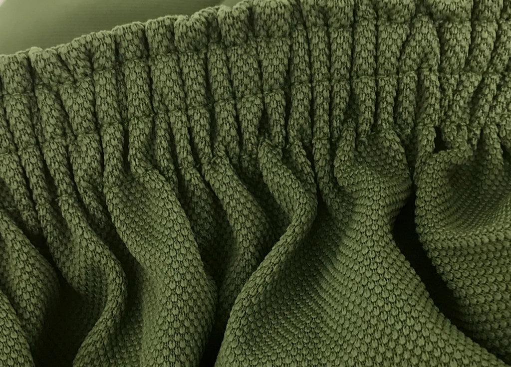 Copridivano Tinta Unita Elasticizzato Antimacchia Modello Sagomato Colore Verde - 4 Posti - Verde