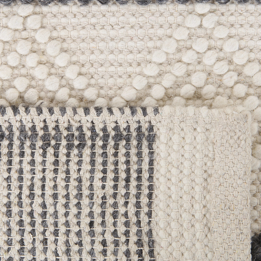 Tappeto in lana intrecciata a mano motivo geometrico 80 x 150 cm beige chiaro e grigio