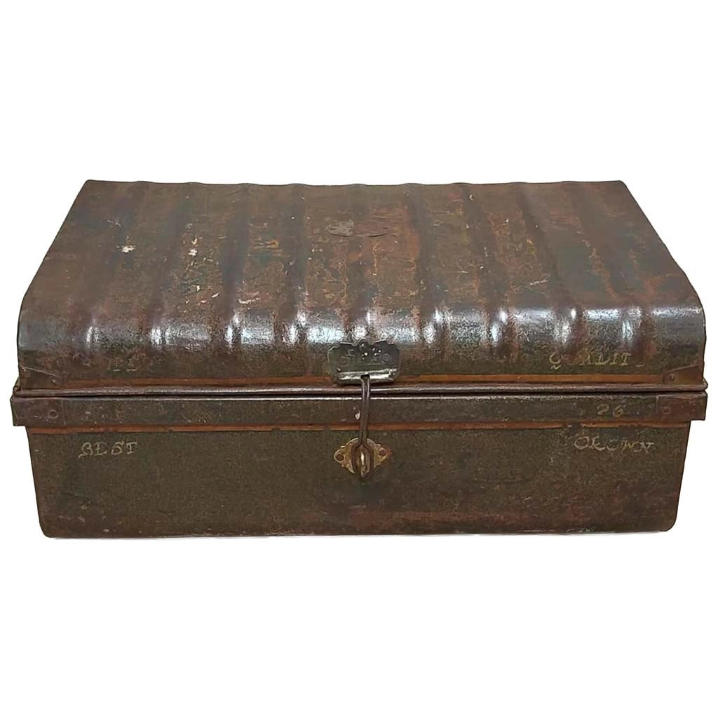 Valigia artigianale in metallo, 67x37x25h cm