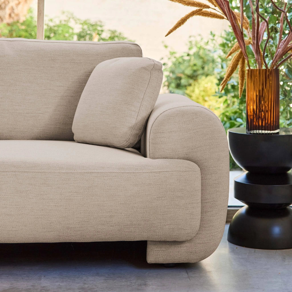 Divano angolare sinistro in tessuto con piedi rotondi, 3 posti, beige