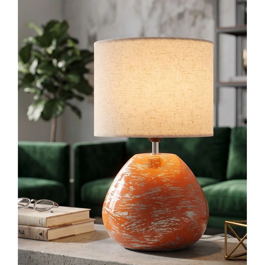 Lampada da tavolo in ceramica arancione con paralume in poliestere