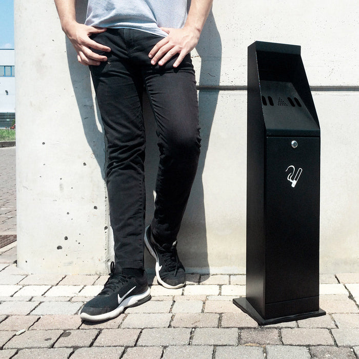 Posacenere a Colonna 23,5x86x23,5 cm in Metallo Nero 5L per Interno Esterno