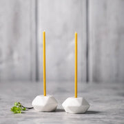 Set di 2 sostenitori di candela a punta per candele sottili – Sostenitore di candela in ceramica artigianale – Sostenitore di candela a punta robusta – Sostenitore di candela per candele strette – Decorazione di interno per soggiorno di Danilovo (Bianco)