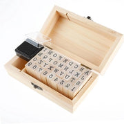 Set di timbri numerati vintage - Alfabeto lettere numeri con set di timbro a inchiostro artigianale in scatola per scrapbooking - 36 pezzi 

Incluso set di timbro per sigillare con scatola di conservazione per la creazione di cartoline e buste - Set 02