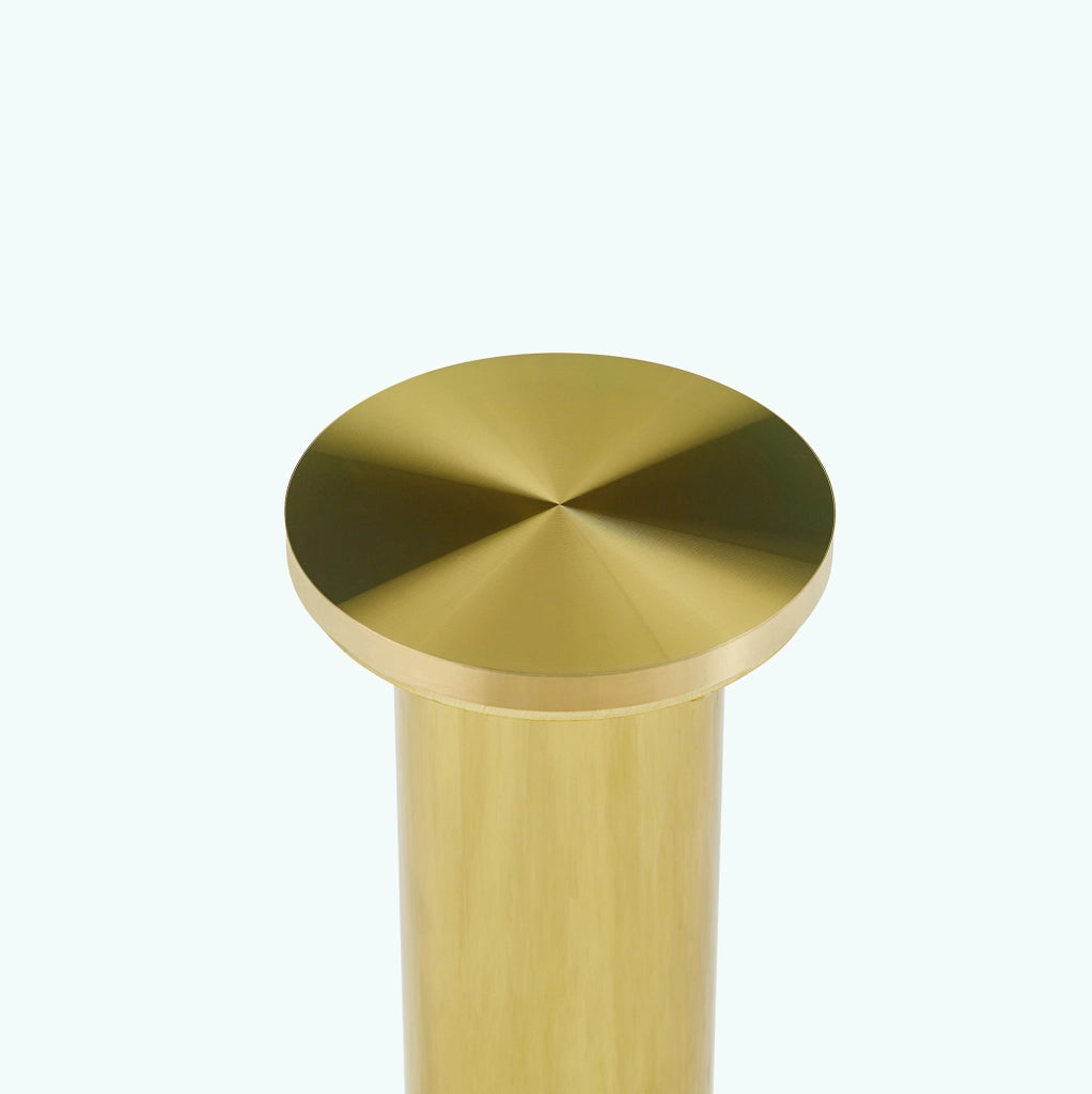 Tavolino rotondo 70 cm in vetro temperato e metallo; resistente ai graffi e facile da pulire; oro