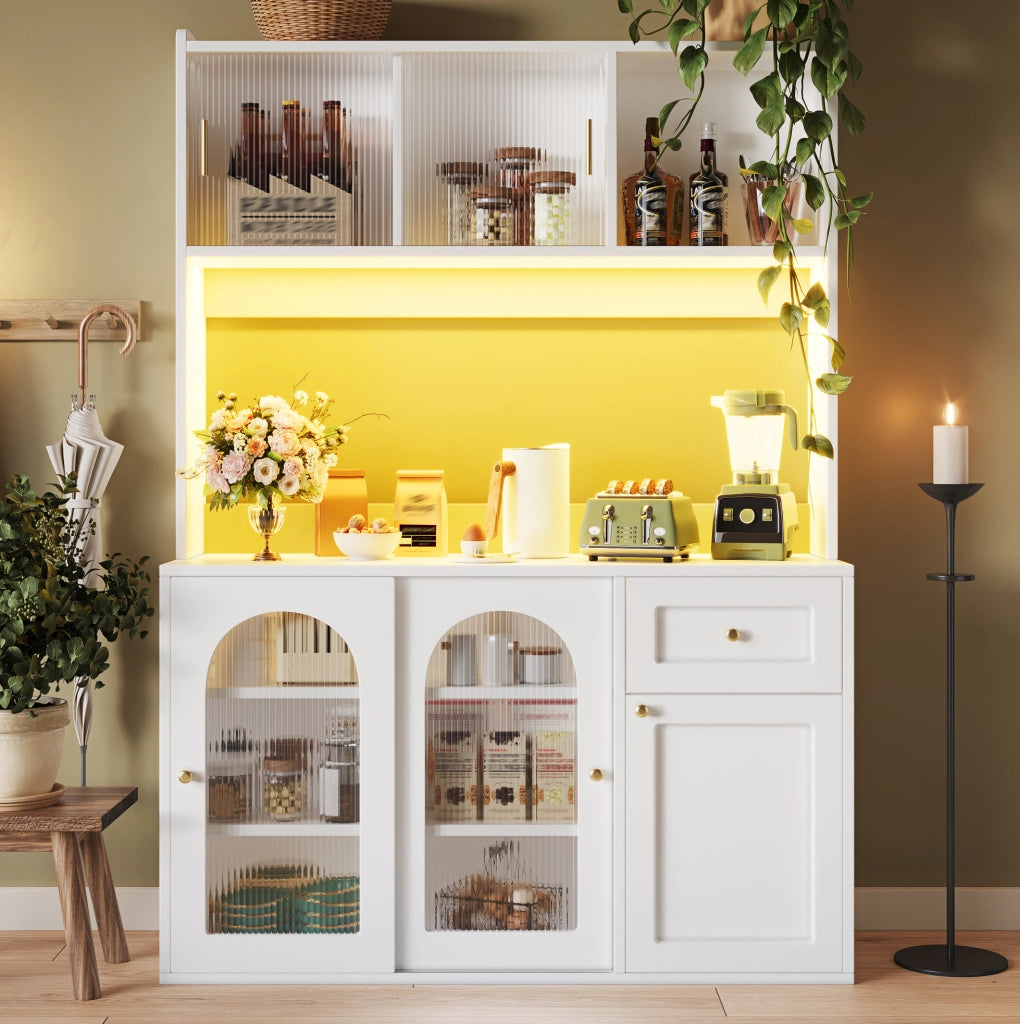 Credenza 120x35x167 cm con LED controllabile da app; ripiani regolabili; MDF e PB; bianco