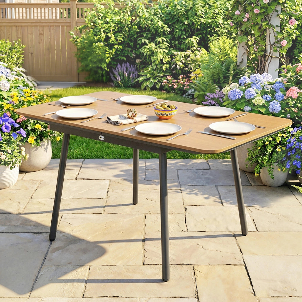 Tavolo da giardino 140 x 80 cm per 6 persone resistente alla ruggine Tavolo da sala da pranzo da aperto con piano WPC Piedini regolabili teak