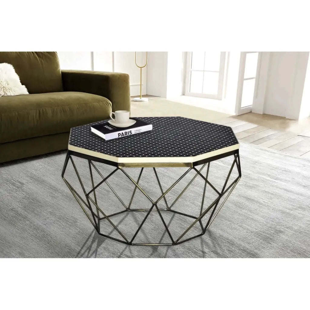 Tavolino basso NEXORA 69 cm in poliresina nera e ferro finitura ottone design geometrico