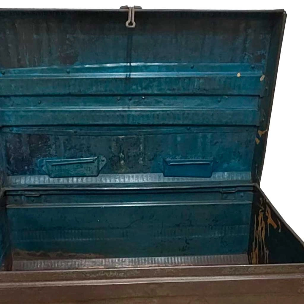 Valigia artigianale in metallo, 67x37x25h cm