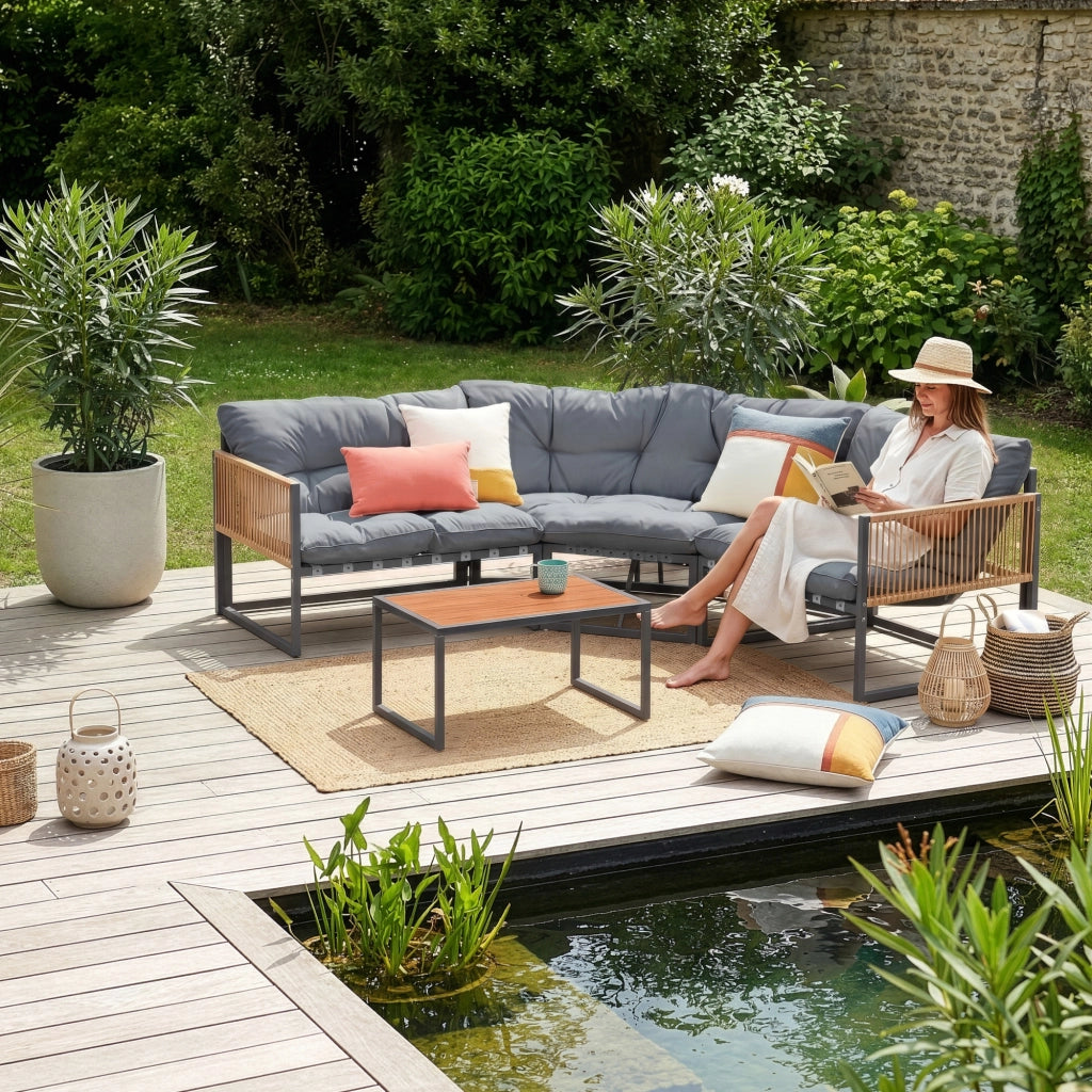 Set Salottino per Esterno Karg Divano Modulare a 3 pezzi e Tavolino con Piano in SPC Rovere Mobili da Giardino - Grigio Scuro / Rattan casa.pro