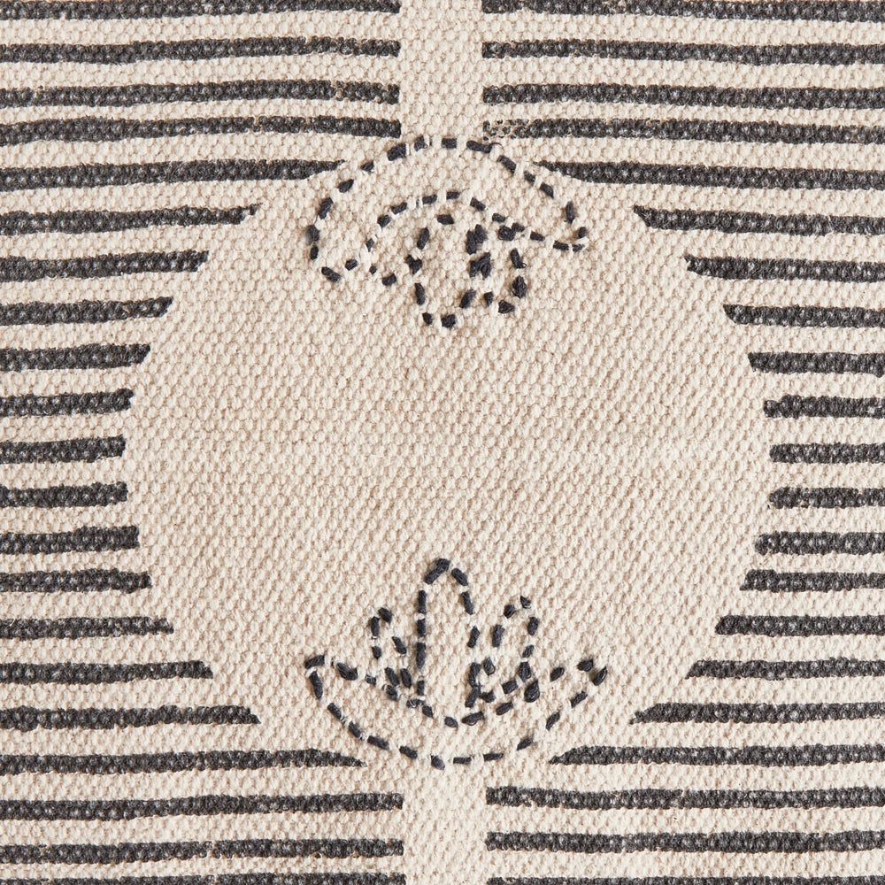 Pouf ottomano grigio in tessuto, poggiapiedi quadrato stile retrò boho