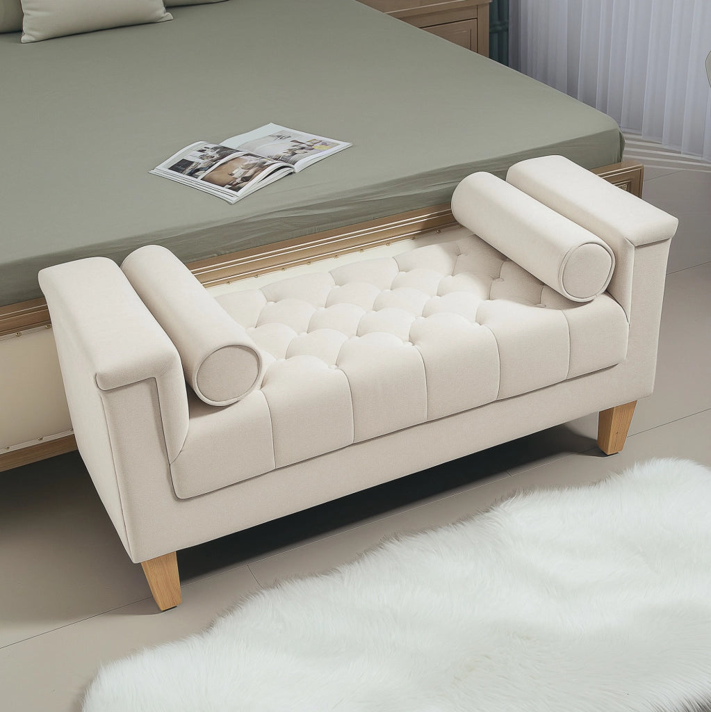 Panca imbottita in ciniglia con braccioli e 2 cuscini; 115 x 44 x 58 cm; beige