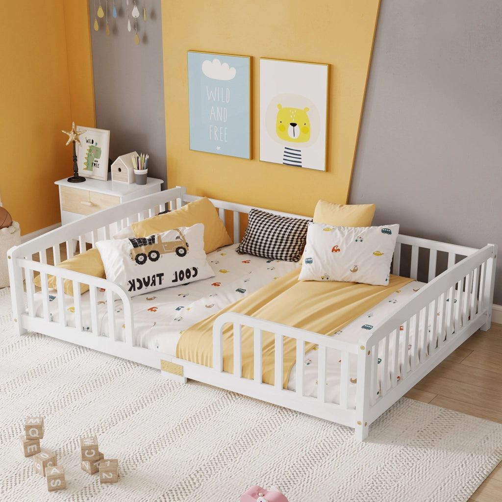 Letto per bambini basso 140 × 200 cm con apertura centrale e barriere di sicurezza, senza materasso, in legno di pino bianco