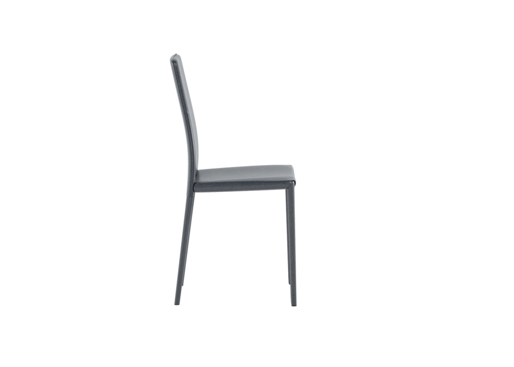 Sedia Kitty in similcuoio grigio scuro con gambe rivestite e struttura in metallo - Design moderno impilabile per zona giorno e cucina