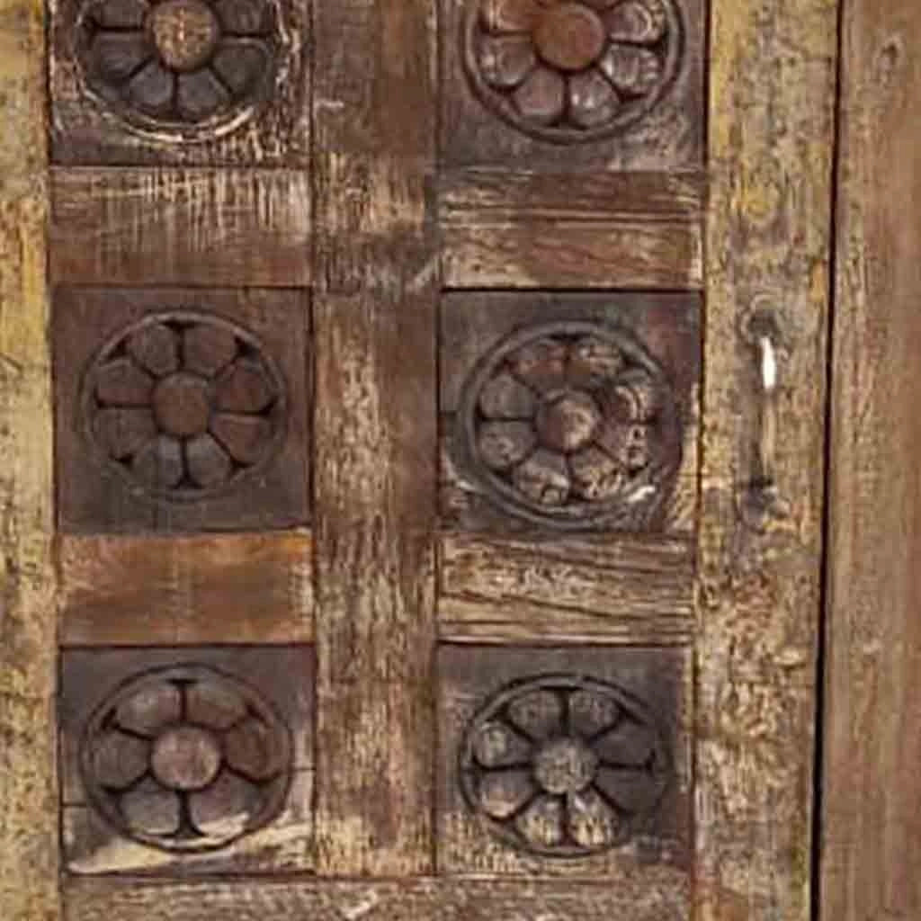 Comodino in legno fatto a mano49x36x71h cm