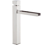Miscelatore lavabo alto ideale per lavabo a bacinella da appoggio, dotato di bocca a cascata serie cube waterfall