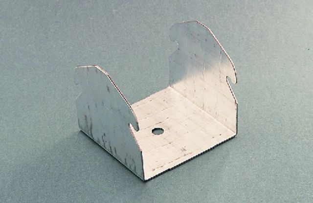 CAVALIERE A INCROCIO X CARTONGESSO FORO Ø MM.6 X PROFILO SOFFITTO 27/50 MM. B/TONDO 100.00 pz