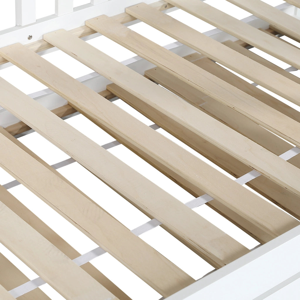 Letto a castello con letto estraibile, scivolo e scaffali