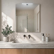 Specchio bagno 60x70 cm reversibile con lampada a luce LED fredda