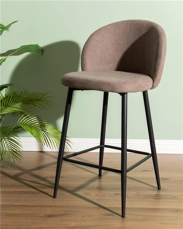 SGABELLO MODELLO SHELLY 50X54,5X96,5  COLOR TABACCO IN TESSUTO CON COMODA SEDUTA E GAMBE ALTE COLOR NERO